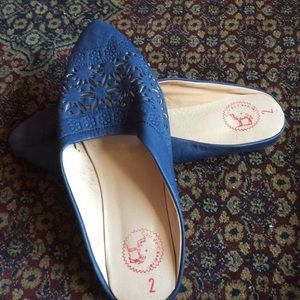 Beautiful Blue Leather Moroccan Slippers
